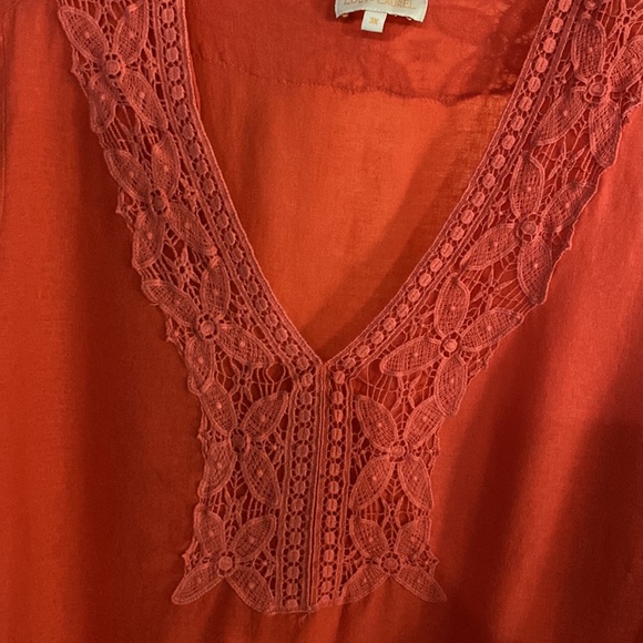 Linen crochet design top - Picture 3 of 9